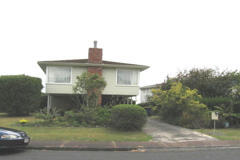 Photo of property in 14 Catalina Crescent, Forrest Hill, Auckland, 0620