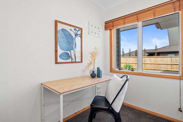 Photo of property in 32 Ballintoy Park Drive, Welcome Bay, Tauranga, 3175