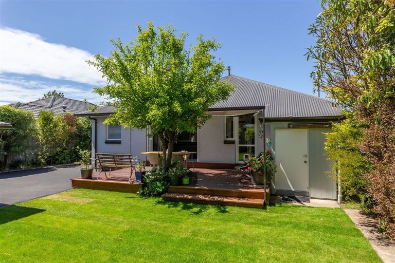 Photo of property in 11 Walnut Avenue, Strowan, Christchurch, 8052