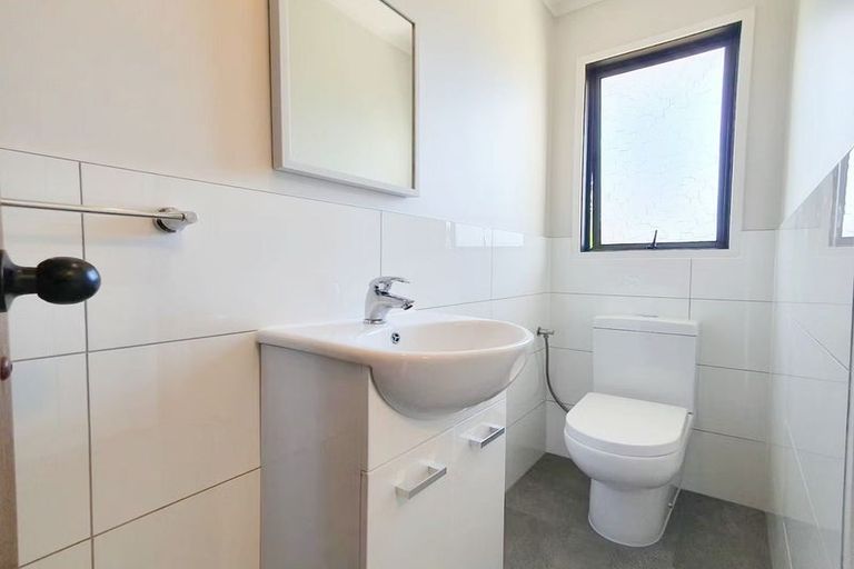 Photo of property in 2/35 Salisbury Road, Birkdale, Auckland, 0626