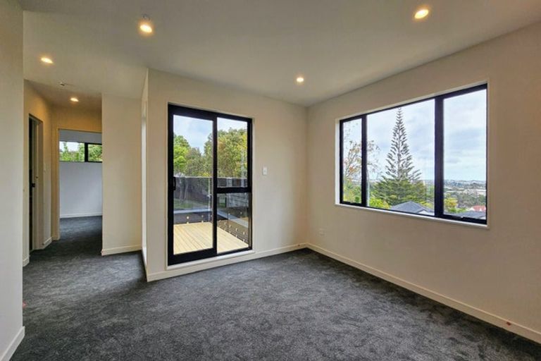 Photo of property in 7a Lewisham Street, Highland Park, Auckland, 2010