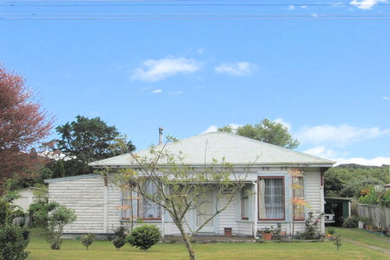 Photo of property in 3 Solander Street, Tolaga Bay, 4077