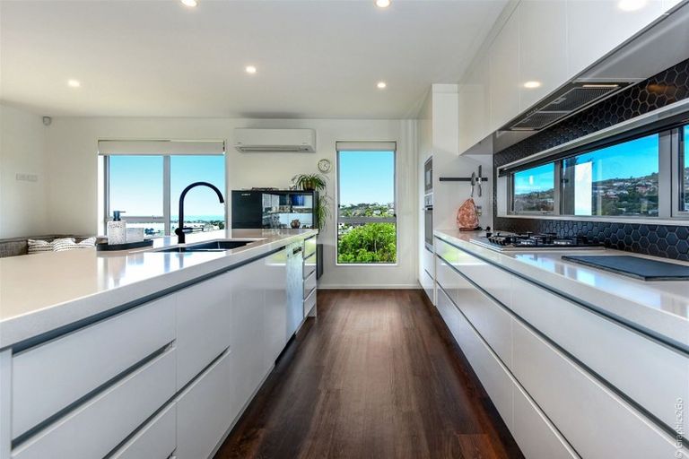 Photo of property in 82 Mount Pleasant Road, Mount Pleasant, Christchurch, 8081