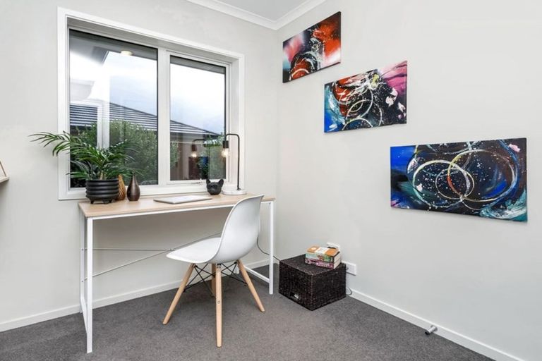 Photo of property in 33 Rossall Crescent, Rolleston, 7615