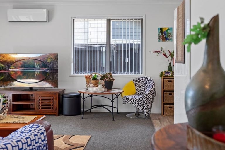 Photo of property in 11 Crest Way, Papamoa, 3118