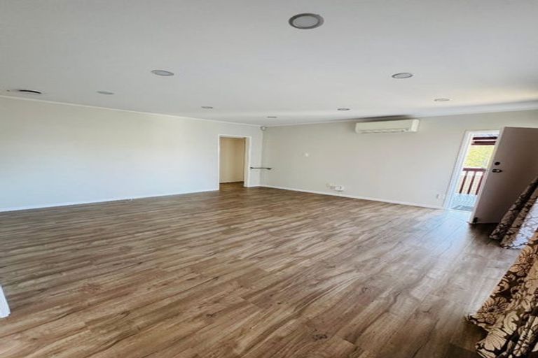 Photo of property in 18b Kirby Street, Glendene, Auckland, 0602