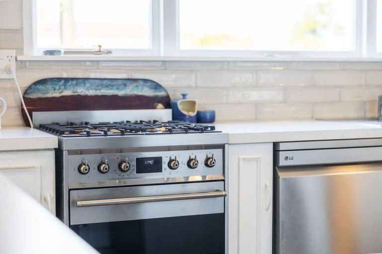 Photo of property in 2c Saint Leonard Street, Saint Johns Hill, Whanganui, 4501