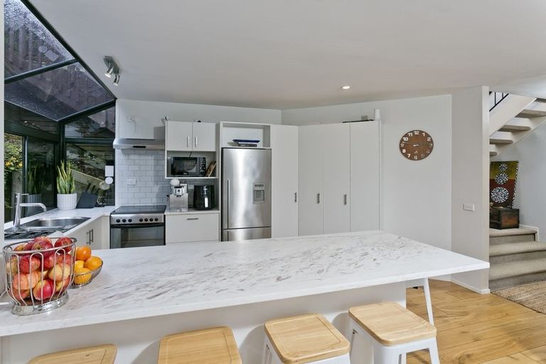 Photo of property in 30 Speedy Crescent, Hillcrest, Auckland, 0627