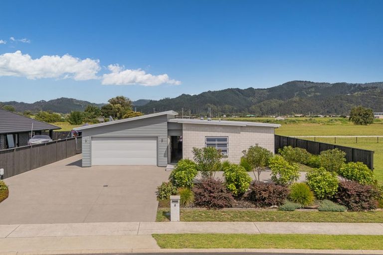 Photo of property in 8 Onerere Drive, Whitianga, 3510