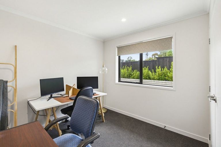 Photo of property in 33 Kawiu Road, Levin, 5510