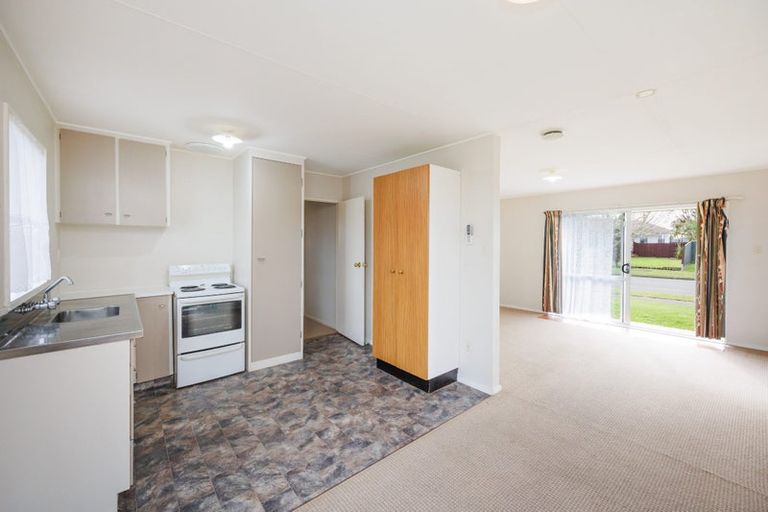 Photo of property in 15 Leander Place, Milson, Palmerston North, 4414