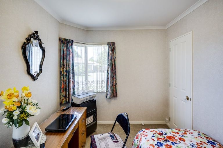 Photo of property in 17 Sloane Place, Taradale, Napier, 4112