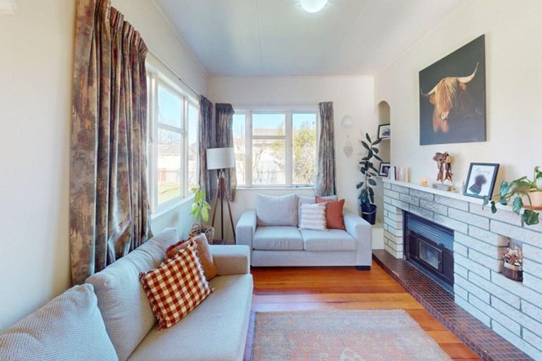 Photo of property in 11 Lyon Street, Marton, 4710