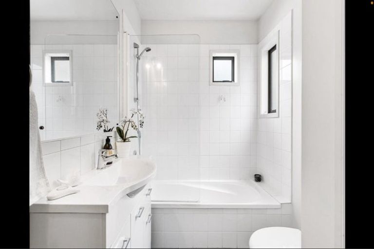 Photo of property in The Grange, 63/92 Bush Road, Albany, Auckland, 0632