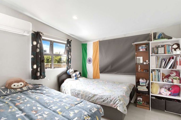 Photo of property in 2/55 Ennis Avenue, Pakuranga Heights, Auckland, 2010