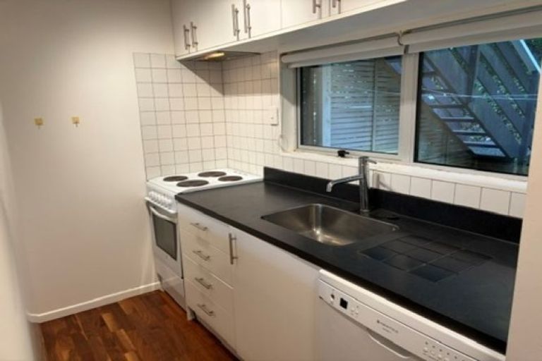 Photo of property in 2/49 Maungaraki Road, Korokoro, Lower Hutt, 5012