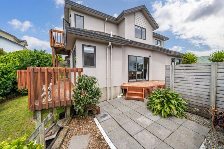 Photo of property in 25 Landsdowne Terrace, Karori, Wellington, 6012