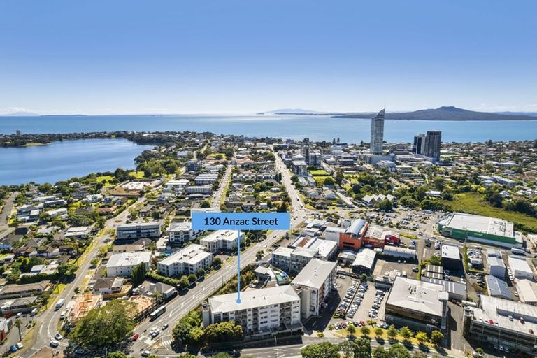 Photo of property in Shoal Haven Apartments, 408a/130 Anzac Street, Takapuna, Auckland, 0622