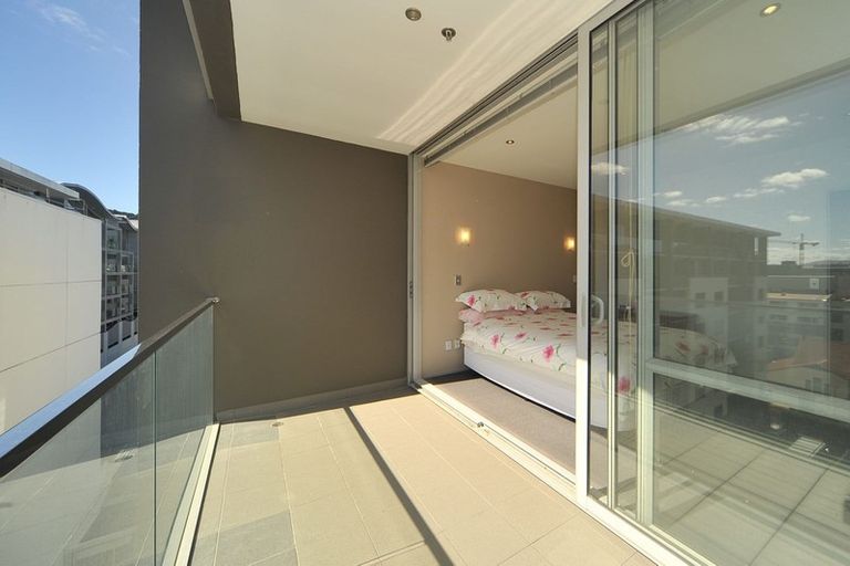 Photo of property in Sanctum Apartment, 10 Ebor Street, Te Aro, Wellington, 6011
