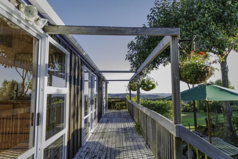 Photo of property in 3 West Road, Kaukapakapa, 0873