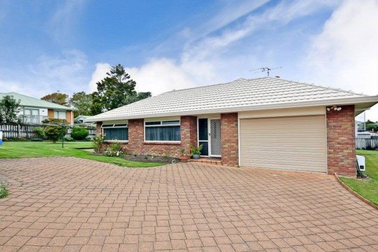 Photo of property in 8 Hollinger Place, Nawton, Hamilton, 3200