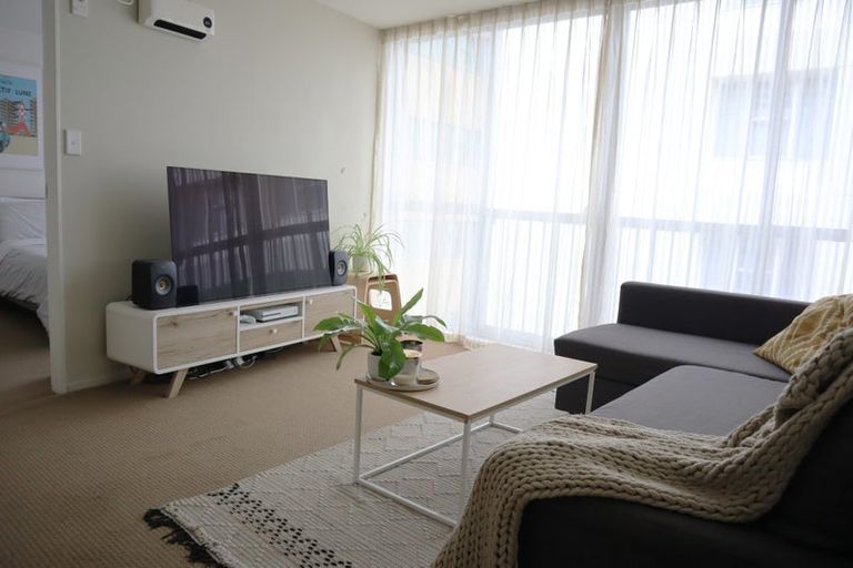 Photo of property in Terrace Heights Apartments, 2/163p The Terrace, Wellington Central, Wellington, 6011