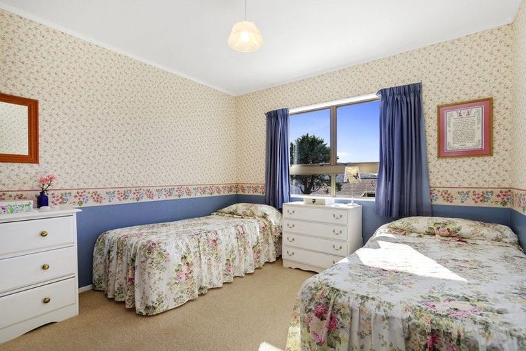Photo of property in 34 Greyfriars Crescent, Tawa, Wellington, 5028