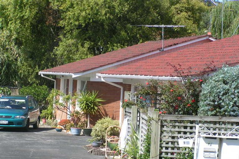 Photo of property in 1/14 Keldale Place, Forrest Hill, Auckland, 0620