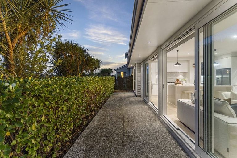 Photo of property in 9 Tuatini Place, Long Bay, Auckland, 0630