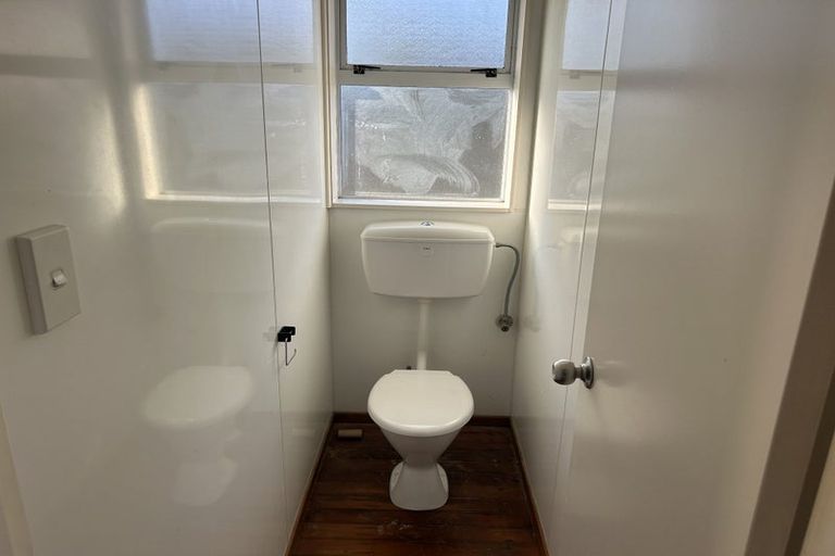 Photo of property in 4 Lincoln Grove, Cannons Creek, Porirua, 5024