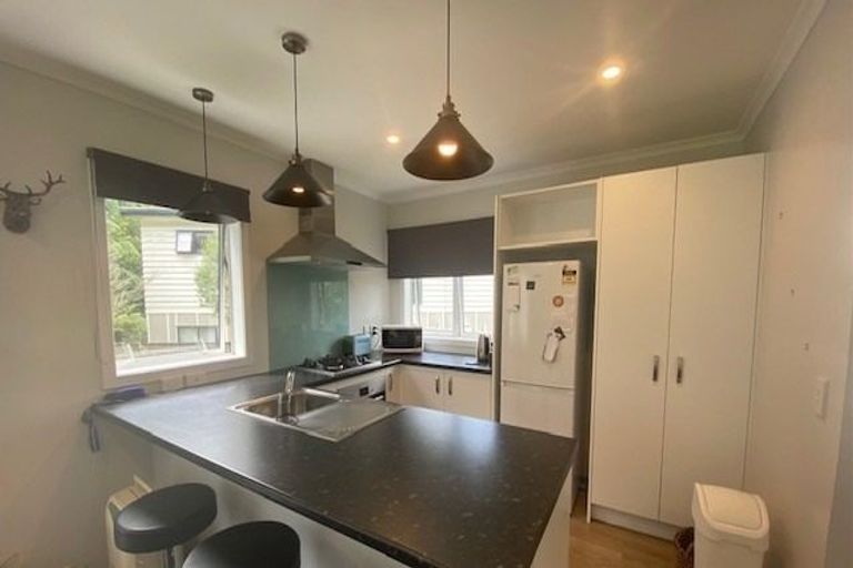 Photo of property in 64 Peterhouse Street, Tawa, Wellington, 5028