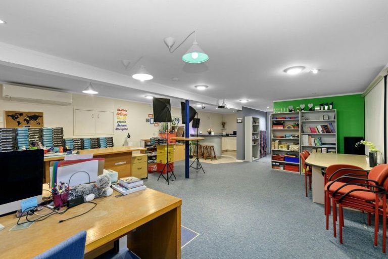 Photo of property in 19 Rondane Place, Tirohanga, Lower Hutt, 5010