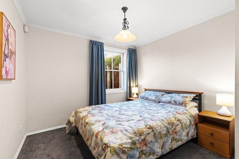 Photo of property in 32 Milton Road, Bluff Hill, Napier, 4110