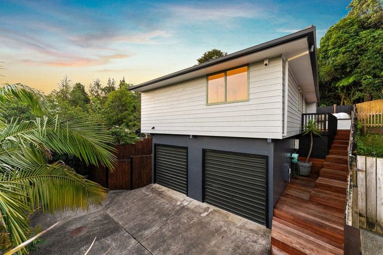 Photo of property in 2/17 Fernwood Grove, Bayview, Auckland, 0629