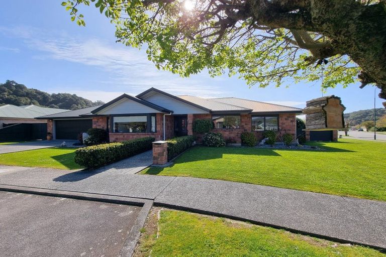 Photo of property in 10 Westvale Drive, Greymouth, 7805