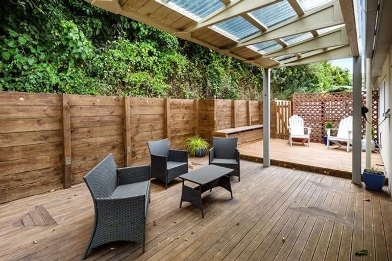 Photo of property in 92 Rangituhi Crescent, Takapuwahia, Porirua, 5022