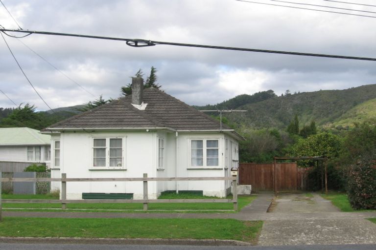 Photo of property in 118 Reynolds Street, Taita, Lower Hutt, 5011