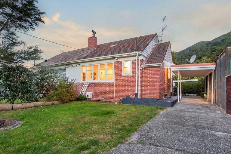 Photo of property in 27 Hayward Terrace, Waiwhetu, Lower Hutt, 5010