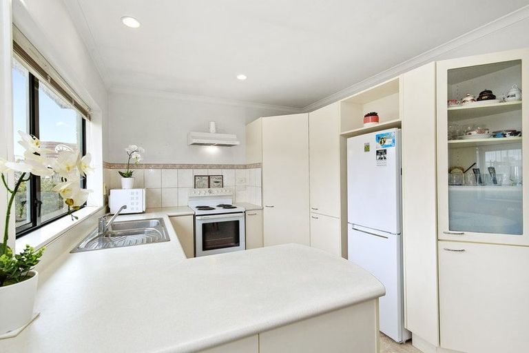 Photo of property in 1/157 Main Road, Tawa, Wellington, 5028