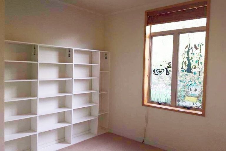 Photo of property in 8 Rosella Place, Murrays Bay, Auckland, 0630