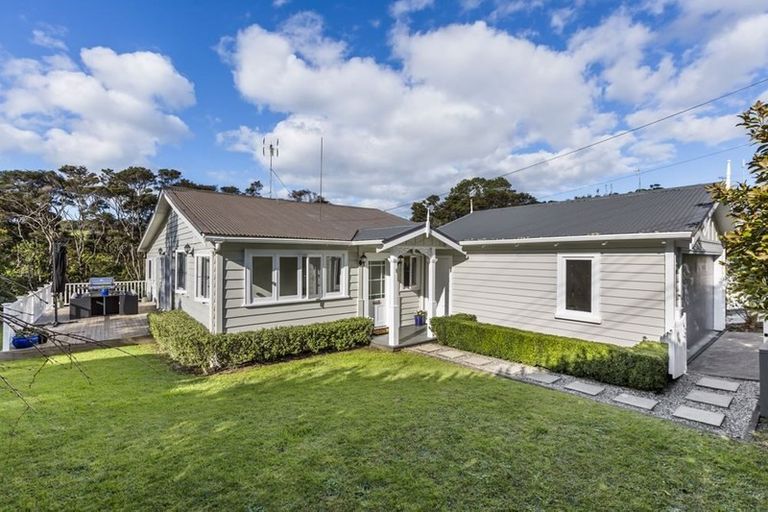 Photo of property in 13 Blacks Road, Greenhithe, Auckland, 0632