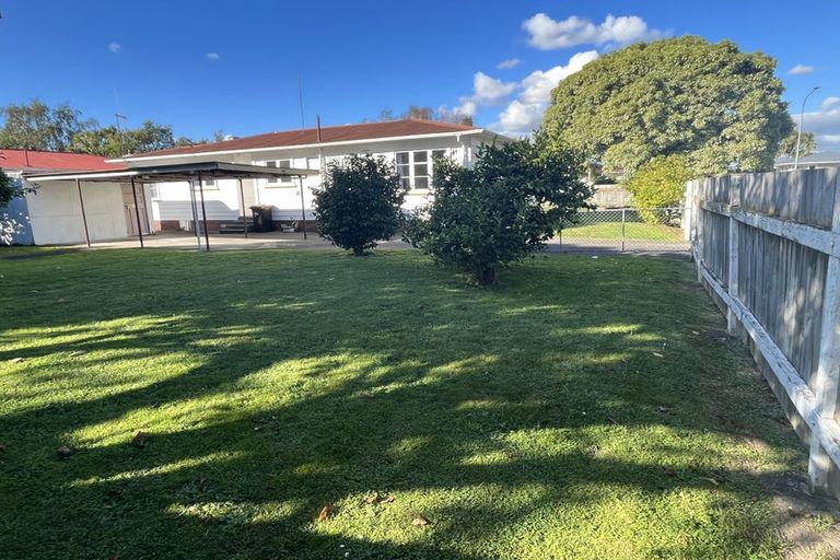 Photo of property in 14 Waterloo Crescent, Hokowhitu, Palmerston North, 4410