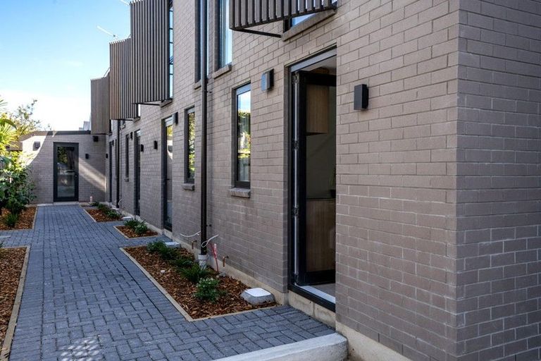 Photo of property in 4/7 Grove Road, Addington, Christchurch, 8024
