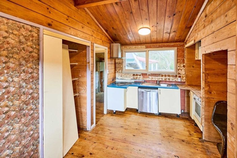 Photo of property in 3 Clematis Grove, Maungaraki, Lower Hutt, 5010