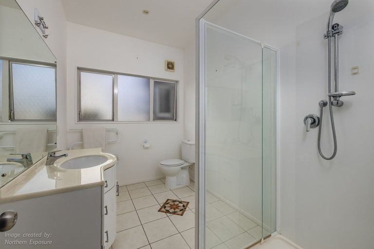 Photo of property in 20 Du Fresne Place, Russell, 0202