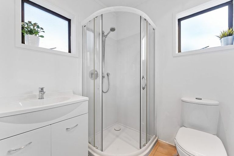 Photo of property in 1/10 Harley Road, Hauraki, Auckland, 0622