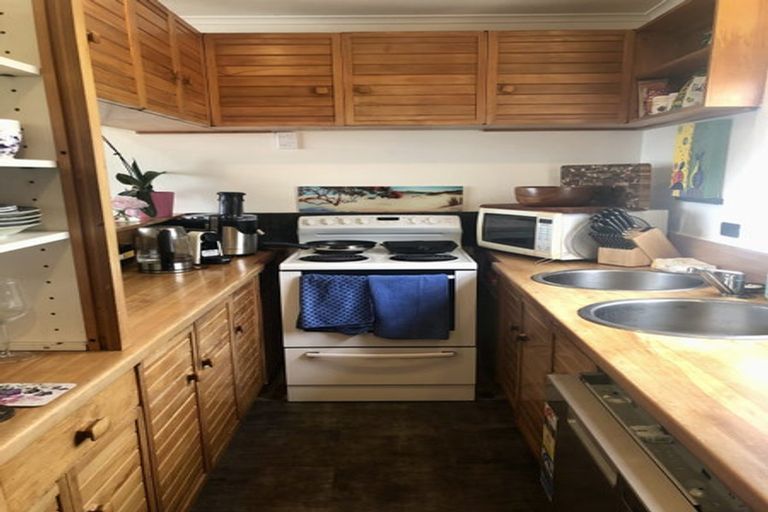 Photo of property in 2 Oriental Terrace, Mount Victoria, Wellington, 6011