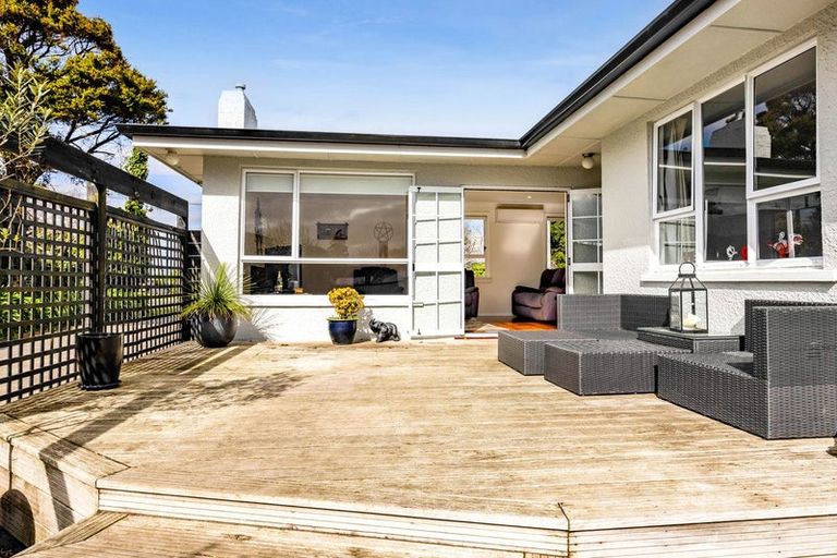 Photo of property in 16 Dives Avenue, Hawera, 4610
