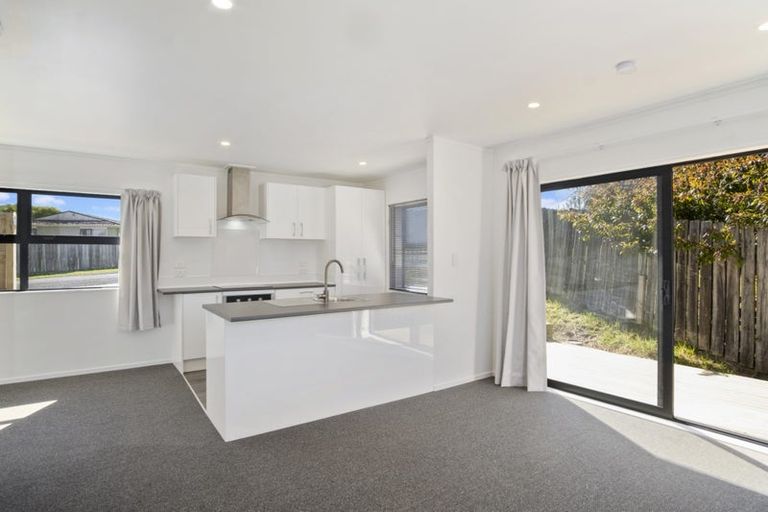 Photo of property in 9 Simon Ellice Drive, Bayview, Auckland, 0629