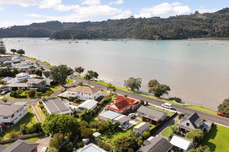 Photo of property in 27 Robinson Road, Whitianga, 3510